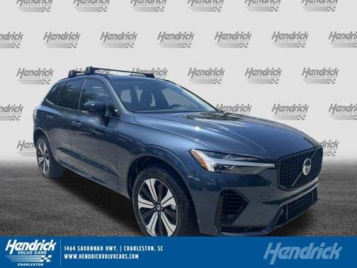 2024 Volvo XC60 Recharge Plug-In Hybrid T8 Core Dark Theme