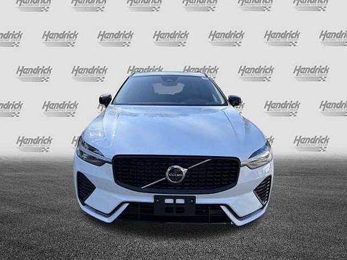 2025 Volvo XC60 Plus