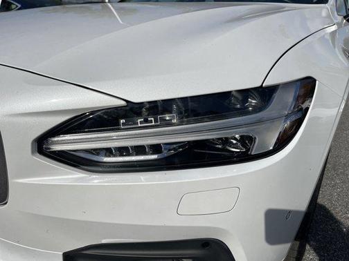 2023 Volvo S90 B6 Ultimate