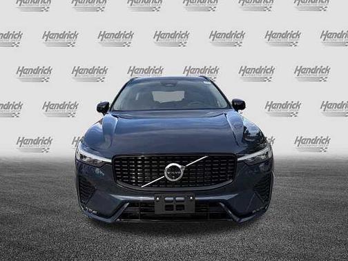 2025 Volvo XC60 Plus