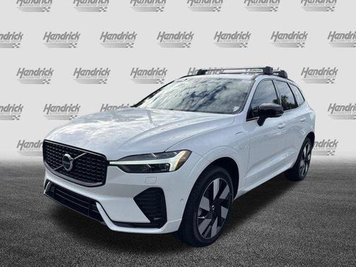 2025 Volvo XC60 Plug-In Hybrid T8 Plus