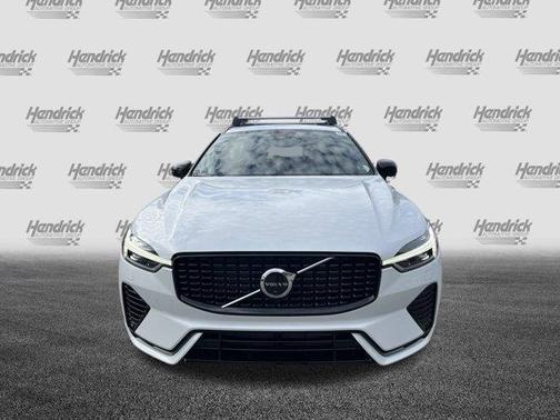2025 Volvo XC60 Plug-In Hybrid T8 Plus