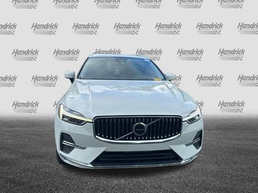 2022 Volvo XC60 B6 Inscription