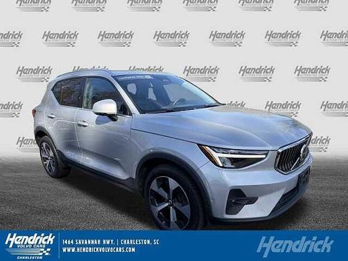 2023 Volvo XC40 Plus Bright Theme