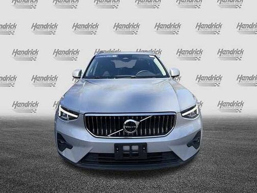 2023 Volvo XC40 Plus Bright Theme