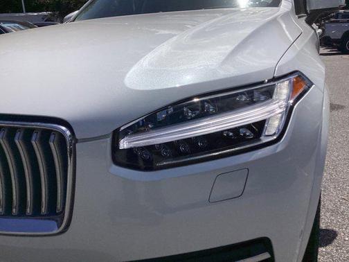 2024 Volvo XC90 B6 Ultimate Bright Theme 7-Seater