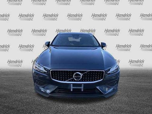 2025 Volvo V60 Cross Country Plus