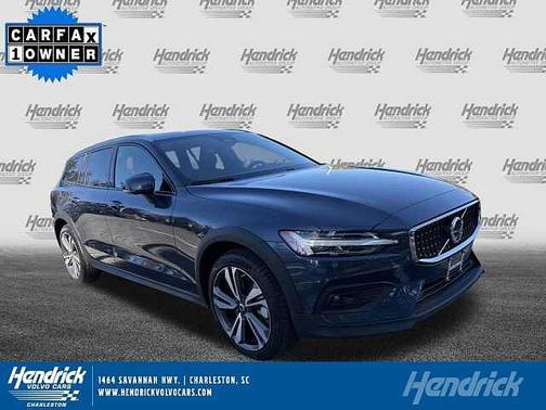 2025 Volvo V60 Cross Country Plus