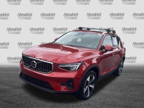 2024 Volvo XC40 B5 Plus Bright Theme