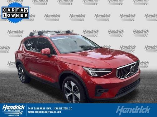 2024 Volvo XC40 B5 Plus Bright Theme