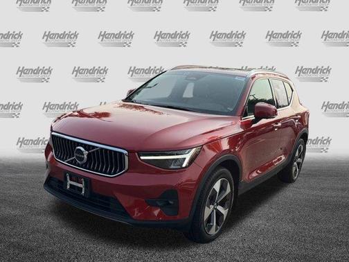 2023 Volvo XC40 B5 Plus Bright Theme