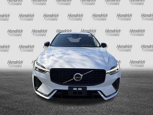 2025 Volvo XC60 Core