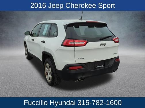 2016 Jeep Cherokee Sport