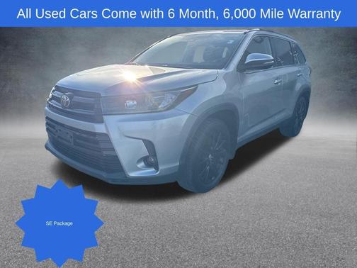 Celestial Silver Metallic 2019 Toyota Highlander SE