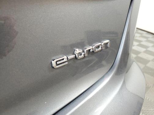 2017 Audi A3 e-tron 1.4T Tech Premium Plus