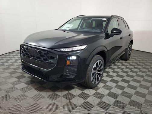 Mythos Black Metallic 2026 Audi Q3 TFSI quattro S tronic