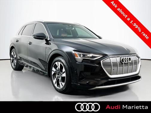 2022 Audi e-tron Premium Plus