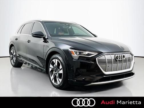 2022 Audi e-tron Premium Plus