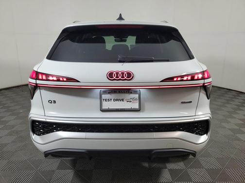 Glacier White Metallic 2026 Audi Q3 TFSI quattro S tronic