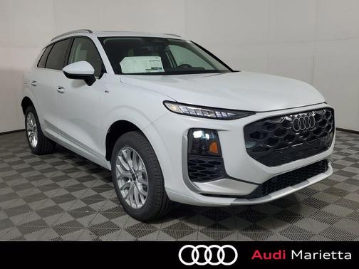 Glacier White Metallic 2026 Audi Q3 TFSI quattro S tronic