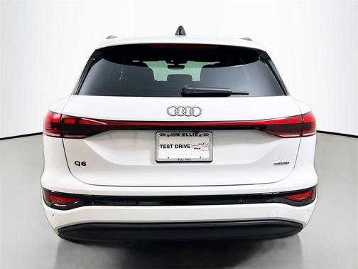 2025 Audi Q6 e-tron Premium Plus quattro