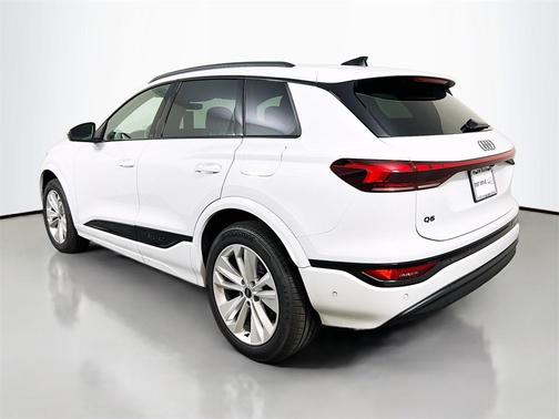 2025 Audi Q6 e-tron Premium