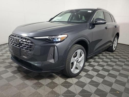 Tambora Gray Metallic 2026 Audi Q5 Premium Plus TFSI quattro S tronic