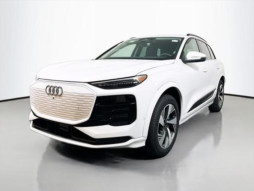 2025 Audi Q6 e-tron Premium Plus quattro