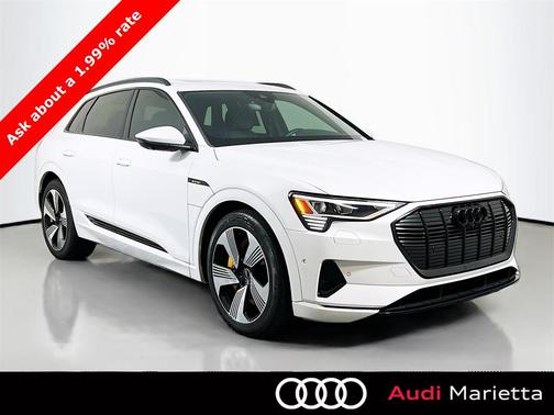 2022 Audi e-tron Premium Plus