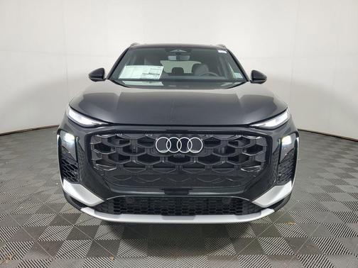Mythos Black Metallic 2026 Audi Q3 TFSI quattro S tronic