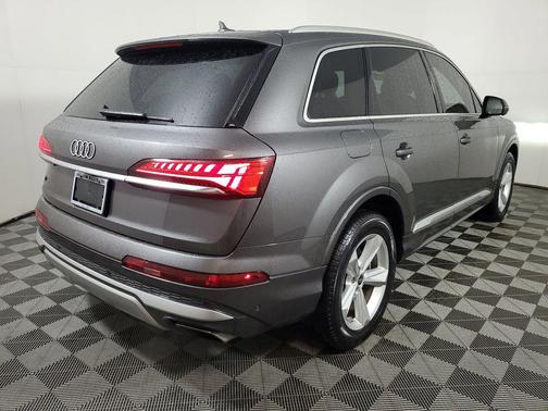 2025 Audi Q7 45 Premium