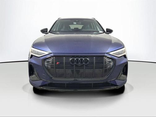 Navarra Blue Metallic 2022 Audi e-tron S Premium Plus