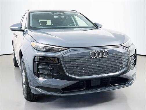 2025 Audi Q6 e-tron Premium Plus quattro