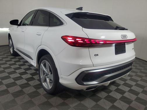 Arkona White 2026 Audi Q5 Sportback Premium Plus TFSI quattro S tronic