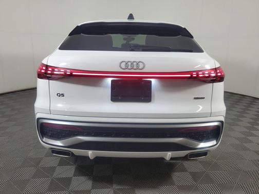Arkona White 2026 Audi Q5 Sportback Premium Plus TFSI quattro S tronic