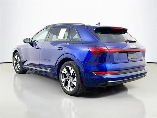 2022 Audi e-tron Premium