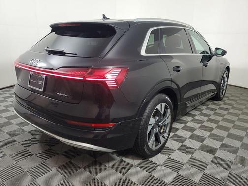 2023 Audi e-tron Premium Plus quattro