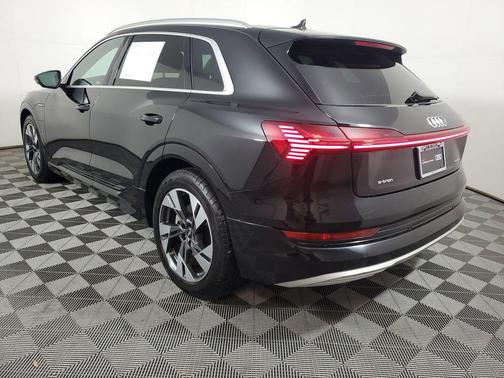 2023 Audi e-tron Premium Plus quattro