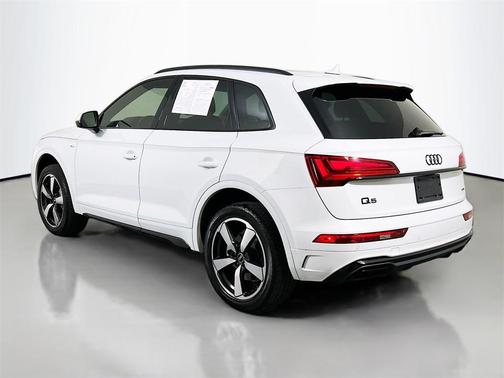 2022 Audi Q5 45 S line Premium Plus