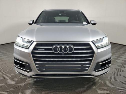 Florett Silver Metallic 2018 Audi Q7 3.0T Prestige