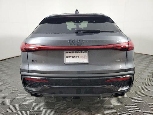 Daytona Gray Pearl Effect 2026 Audi Q5 Sportback Premium Plus TFSI quattro S tronic