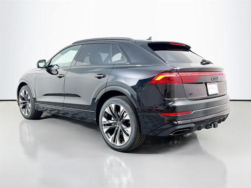 2025 Audi Q8 55 Premium Plus