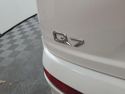 2018 Audi Q7 3.0T Premium Plus