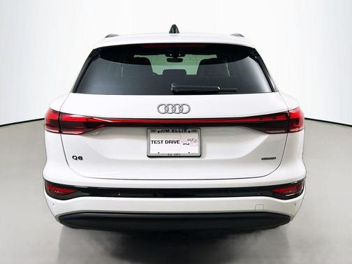 2025 Audi Q6 e-tron Premium Plus quattro