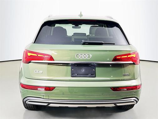 2024 Audi Q5 40 Premium Plus