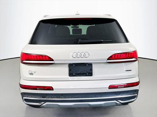 2024 Audi Q7 55 Premium Plus