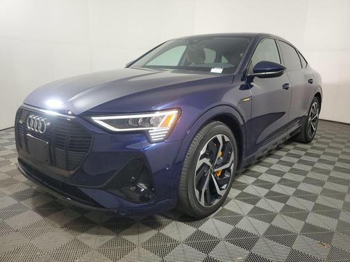 Navarra Blue Metallic 2023 Audi e-tron Sportback S line Premium Plus