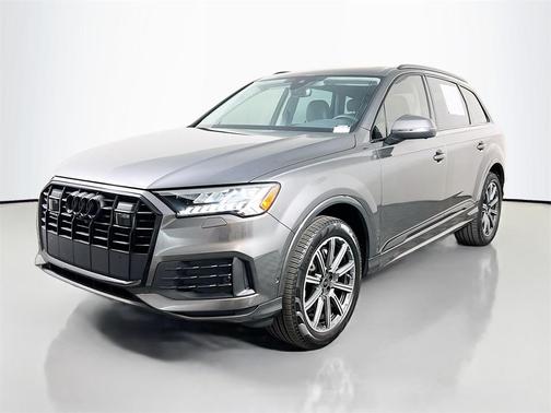 2024 Audi Q7 45 Premium Plus
