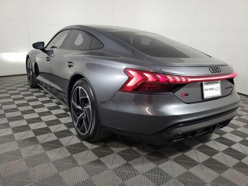 Daytona Gray Pearl Effect 2023 Audi RS e-tron GT quattro