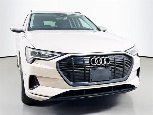 2021 Audi e-tron Prestige